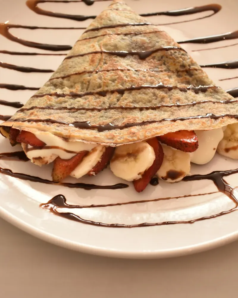 Crêpe pliée au chocolat et à la banane